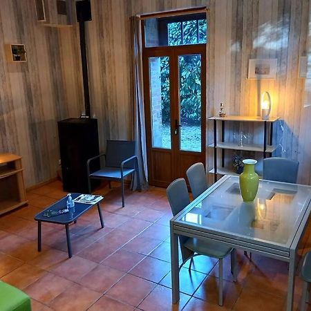 Suite Dans Le Jardin Du Chateau Agonges Exteriér fotografie