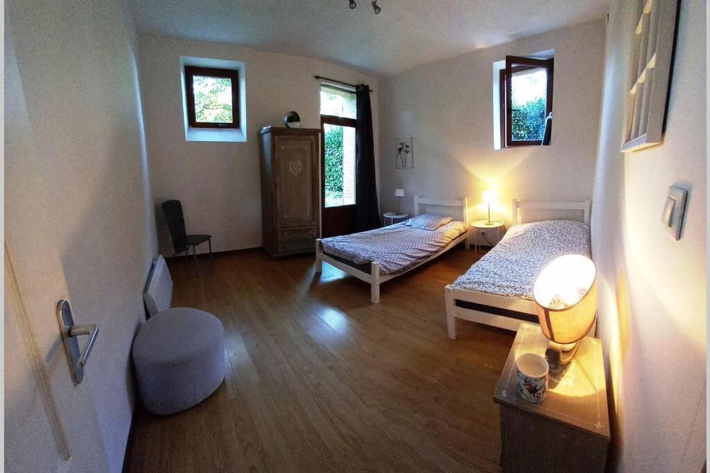 Suite Dans Le Jardin Du Chateau Agonges Exteriér fotografie
