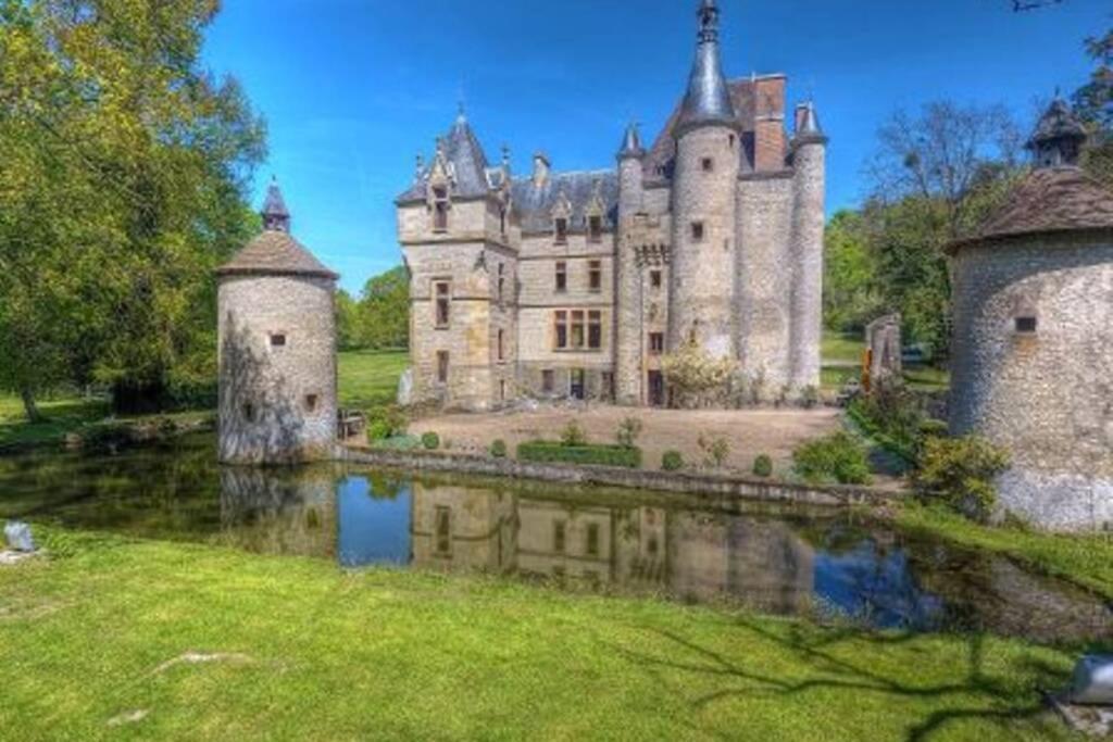 Suite Dans Le Jardin Du Chateau Agonges Exteriér fotografie